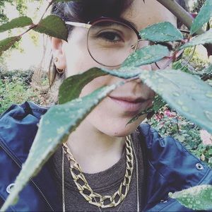 Meet your Posher, Julia